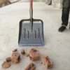Метална универзална лопата со рачка